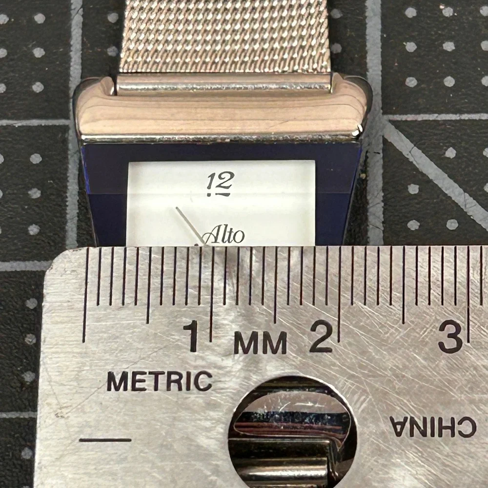 Alto quartz watch